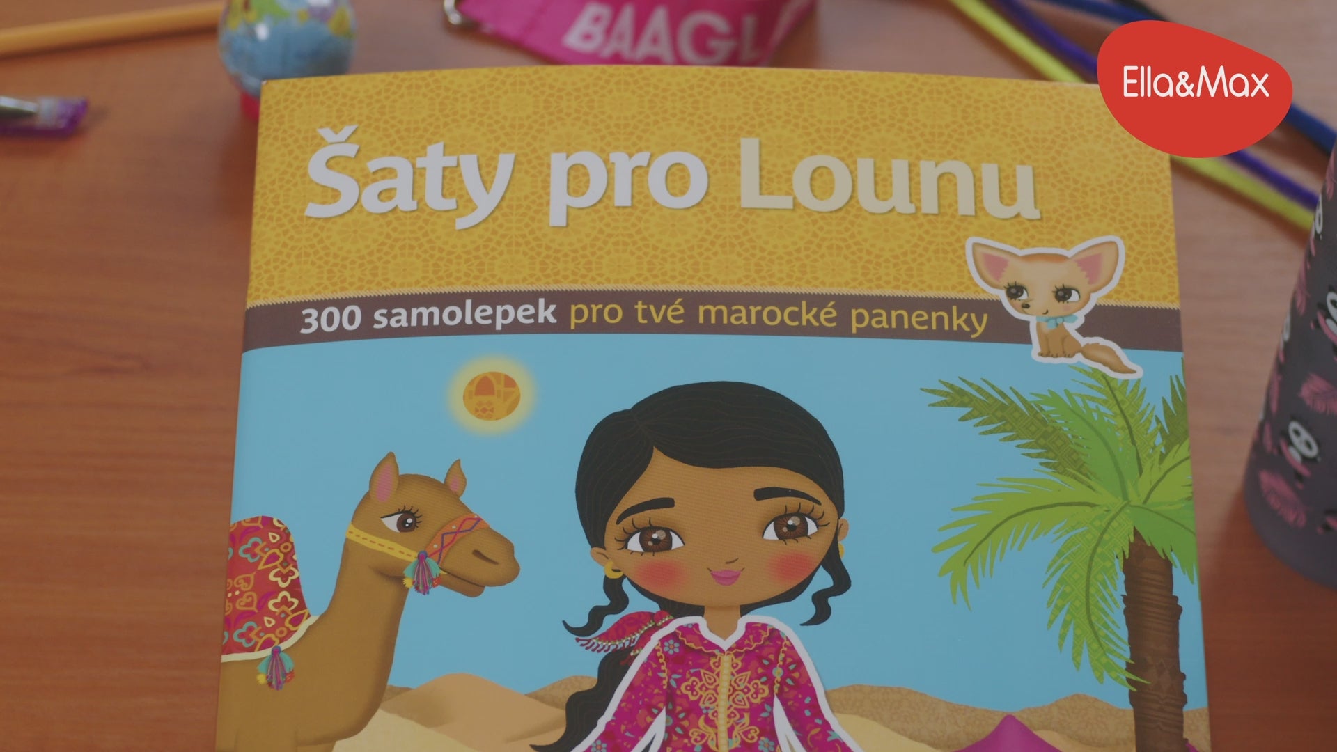 Načíst video: Šaty pre ANOUK – Kniha samolepiek     